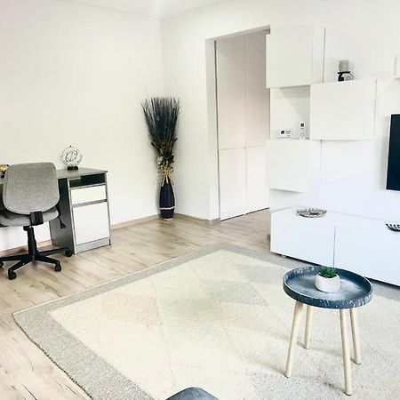 Comfy Apartment - Free Private Parking,Ac,Wi-Fi Carei Eksteriør billede