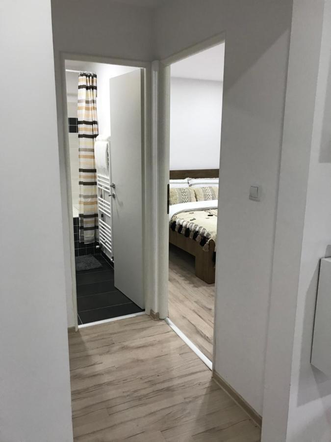 Comfy Apartment - Free Private Parking,Ac,Wi-Fi Carei Eksteriør billede