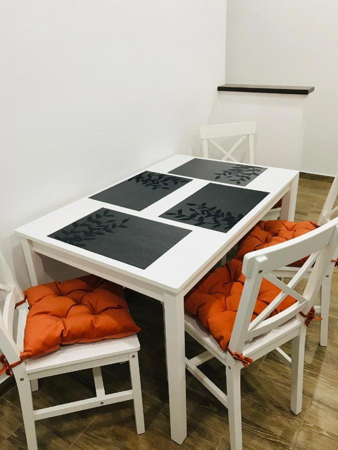 Comfy Apartment - Free Private Parking,Ac,Wi-Fi Carei Eksteriør billede